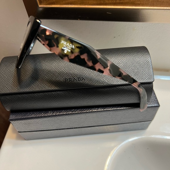 Prada Eyewear with Pink cheetah sides - Picture 4 of 7
